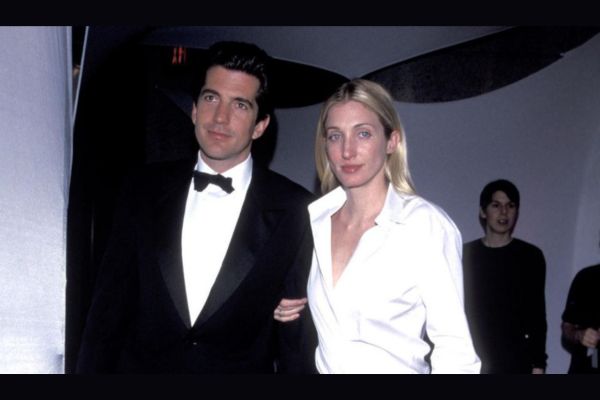 Carolyn Bessette Kennedy's Iconic and Timeless Fashion Style